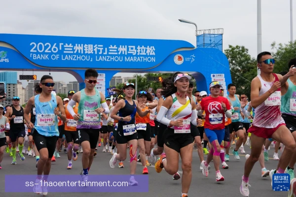 拉斯帕尔马斯纵深跑动安排，边中结合撕开防线